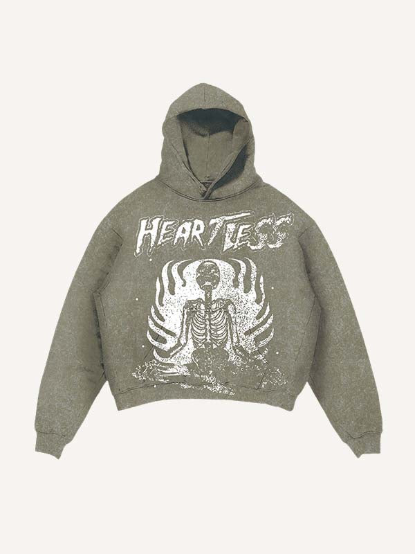 Sudadera con capucha desgastada, lavada, con estampado de esqueleto y letras Heartless y bolsillos inclinados 