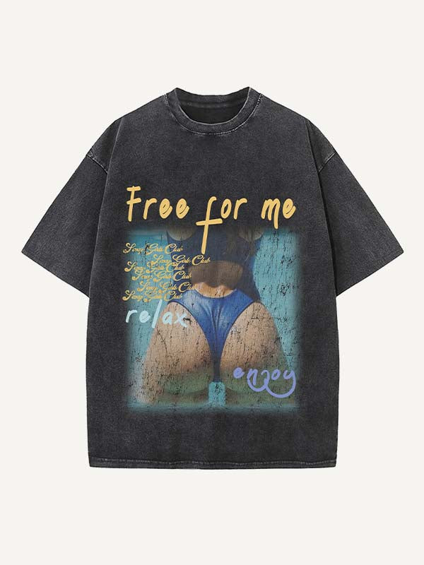 Camiseta de cuello redondo con estampado desgastado de figuras y letras 