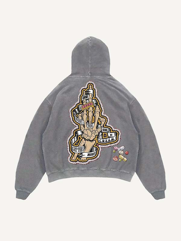 Sudadera con capucha y bolsillos inclinados, desgastada, con estampado de esqueleto inyectable, medicina y letras falsas 