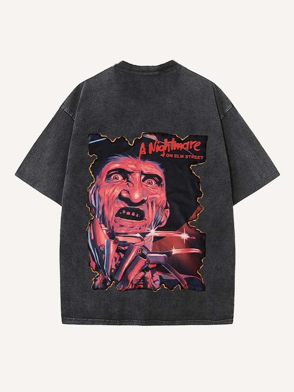 Camiseta de cuello redondo con estampado de terror desgastado y lavado 