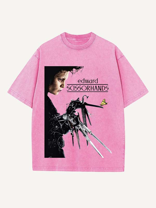 Camiseta de cuello redondo con estampado desgastado de figuras y letras 