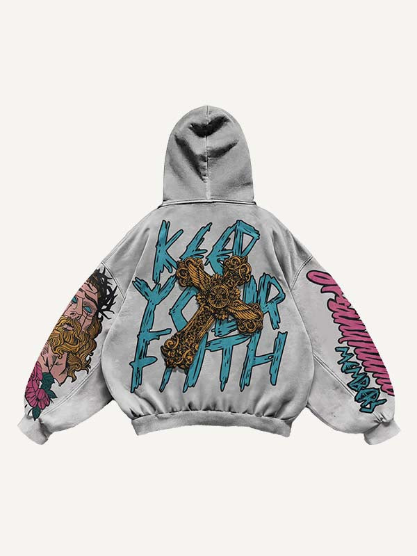 Sudadera con capucha y bolsillos inclinados con estampado de figuras, letras y cruces 