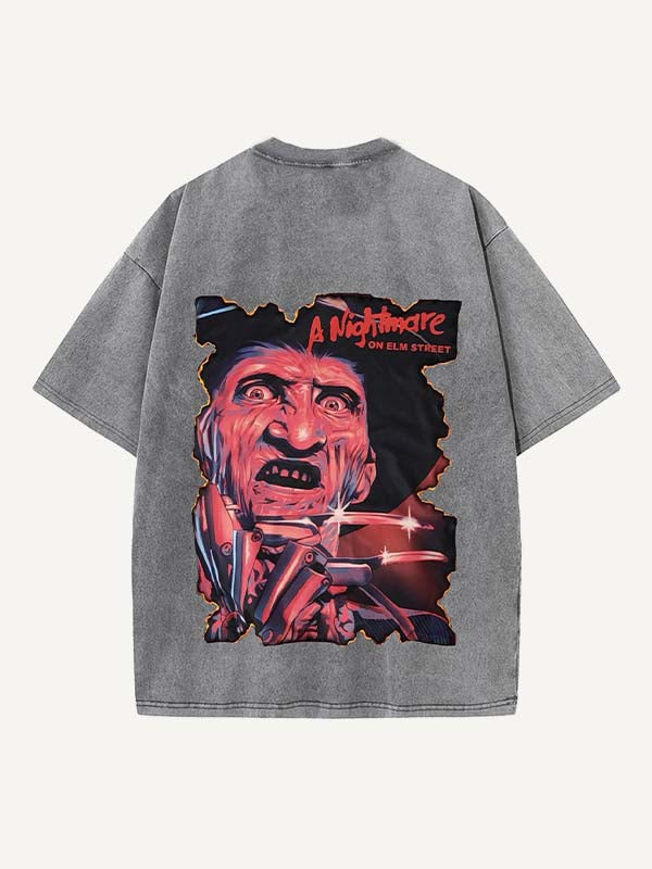 Camiseta de cuello redondo con estampado de terror desgastado y lavado 