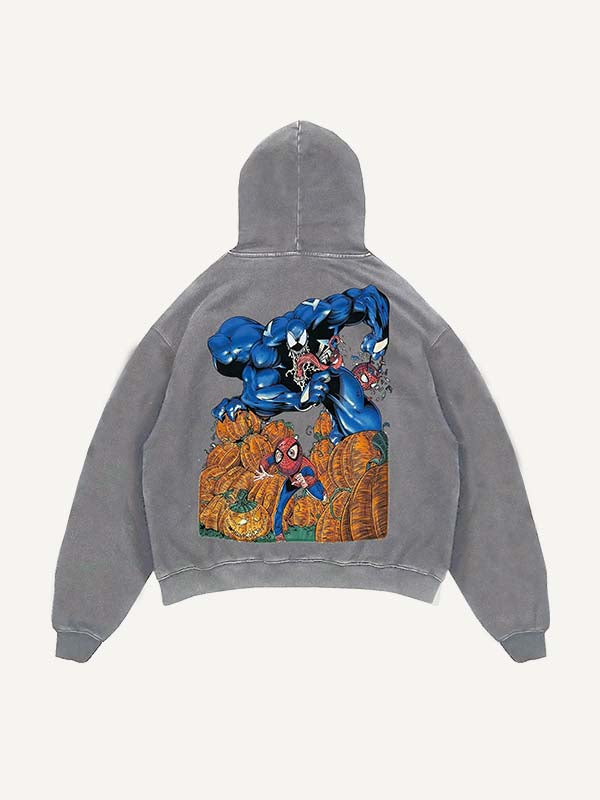 Sudadera con capucha y bolsillos inclinados con estampado desgastado de Venom, Spider-Man y calabaza