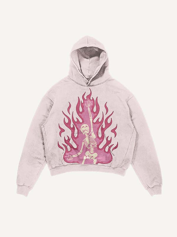 Sudadera con capucha y bolsillos inclinados con estampado de esqueleto de fuego en rosa desgastado y lavado 