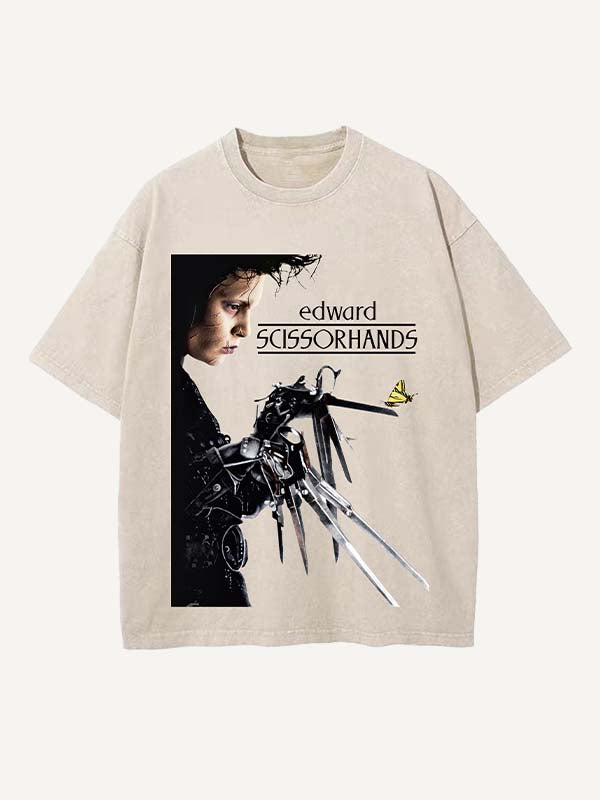 Camiseta de cuello redondo con estampado desgastado de figuras y letras 