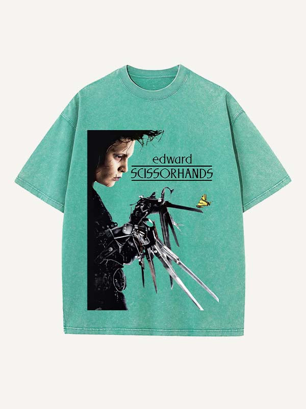 Camiseta de cuello redondo con estampado desgastado de figuras y letras 