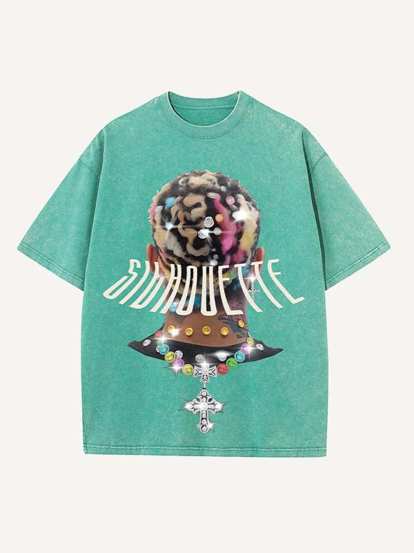 Camiseta de cuello redondo con estampado desgastado de figura y cruz