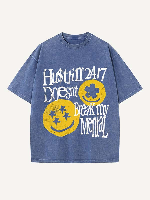 Camiseta de cuello redondo con estampado de cara sonriente, gráfico y letras desgastadas 