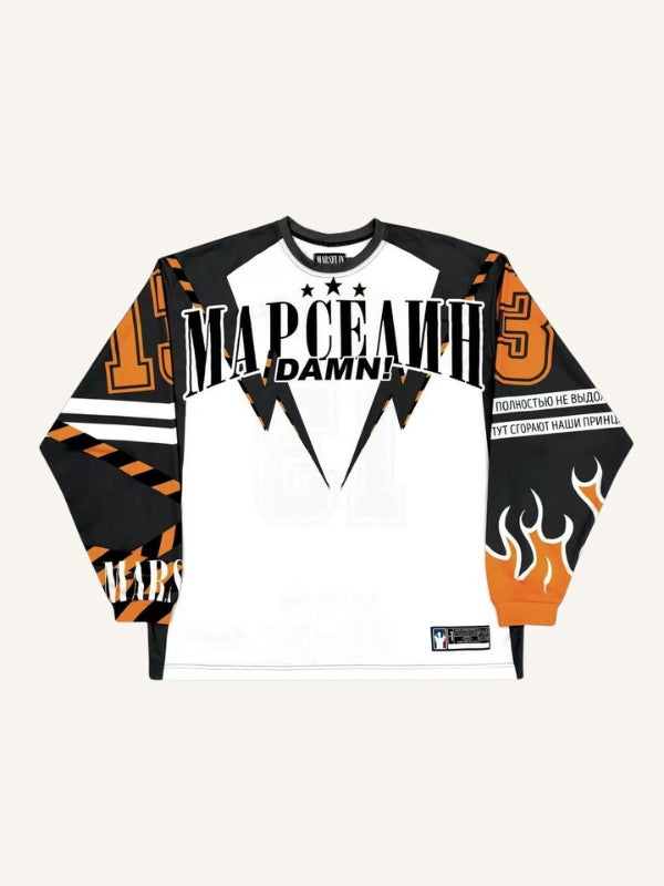 Camiseta de manga larga con cuello redondo, estampado gráfico y letras en bloques de color 