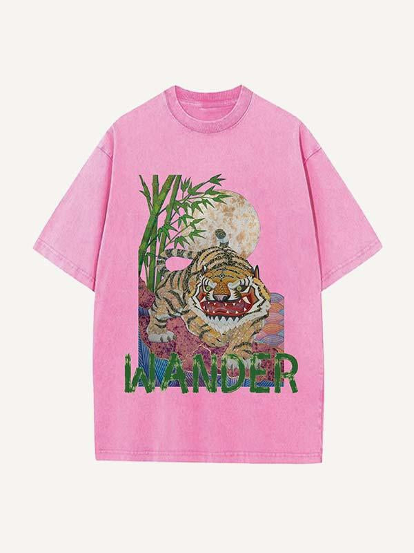 Camiseta de cuello redondo con estampado de tigre y letras desgastado 