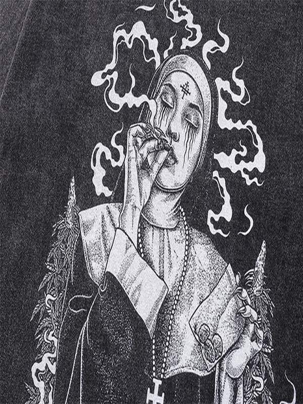 Camiseta de cuello redondo con estampado gráfico de monja y letras desgastadas y lavadas 